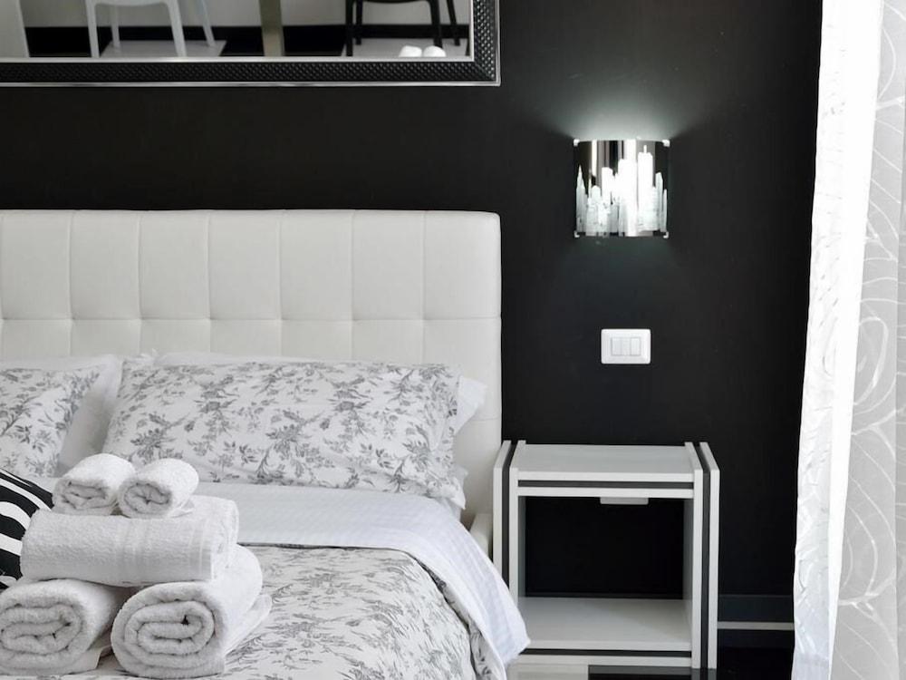 Bed & Breakfast Black & White G&g Rom